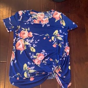 Knotted floral tee